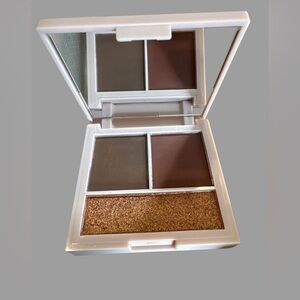 3/$10🛍️Revolution Contour Powder Compact - Deep Shades